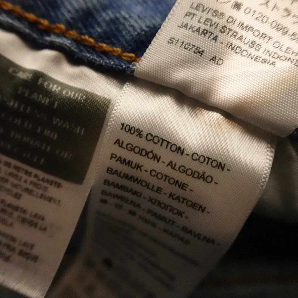 Levi’s 501 Jeans Women’s W25 L30‎ Light Wash Distressed Button Fly Blue